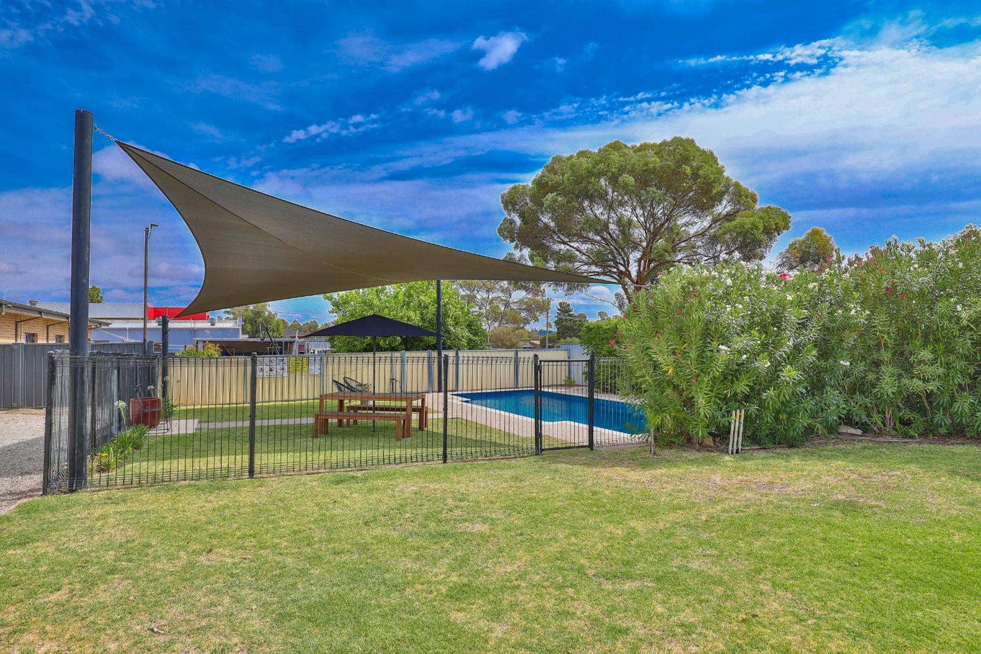 Robinvale Bridge Motel Екстериор снимка
